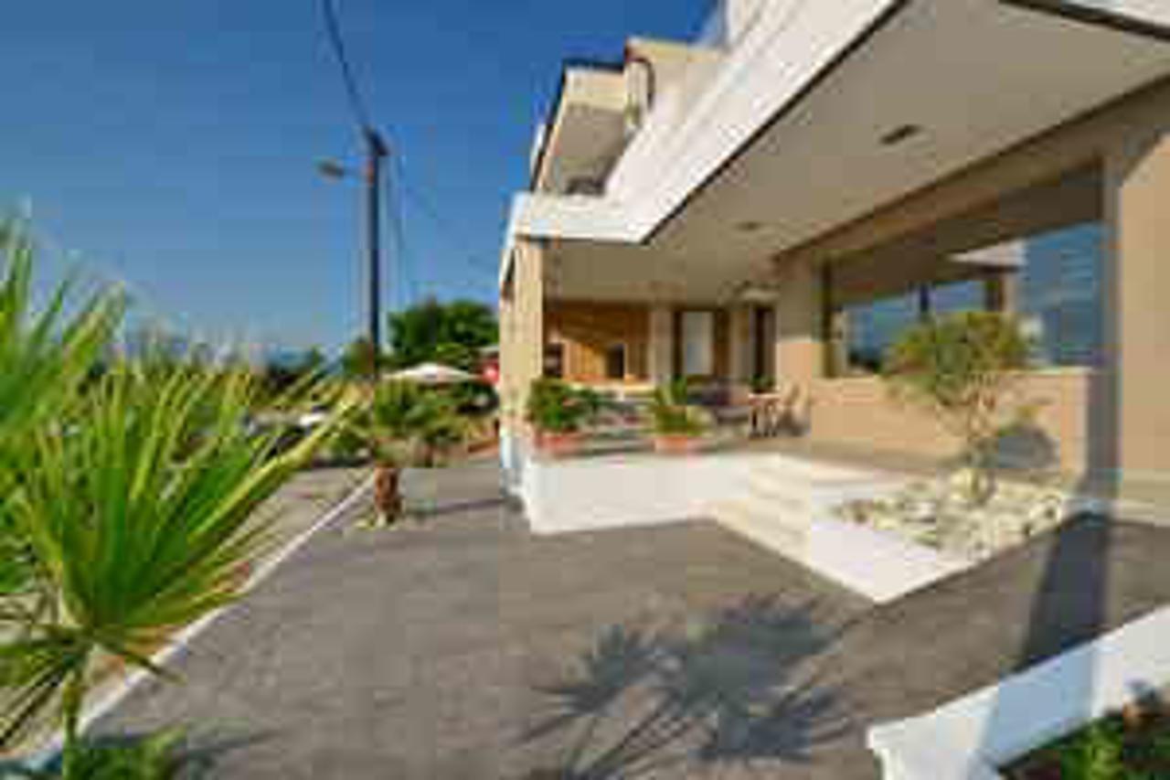 Hotel Evilion Sea And Sun 4*